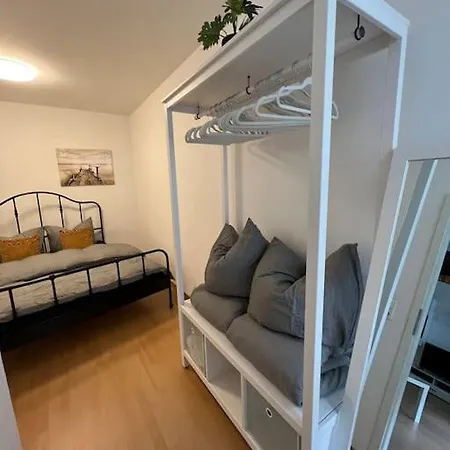R&l Uhlandstrasse Daire
